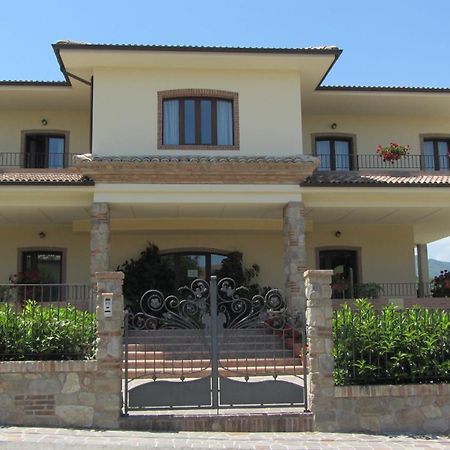 Locanda Del Parco Hotel Colledara Exterior foto