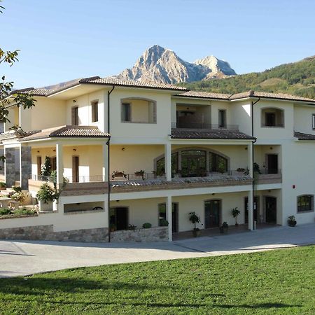 Locanda Del Parco Hotel Colledara Exterior foto